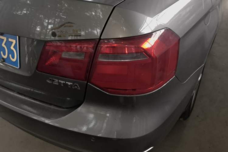 Used Volkswagen Jetta 2015 1.6L Automatic Comfort Model Right Rear Taillight