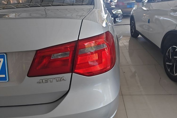 Used Volkswagen Jetta 2015 1.6L Automatic Fashion Model Right Rear Taillight
