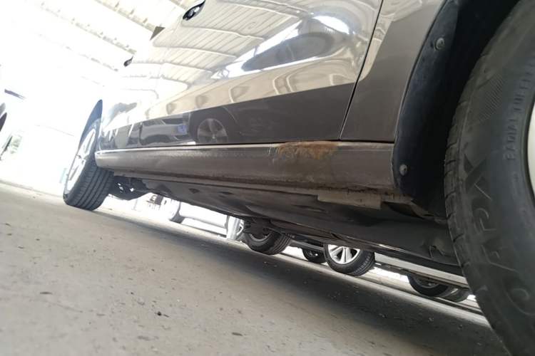 Used Volkswagen Jetta 2015 1.6L Manual Comfort Model Right Side Sill