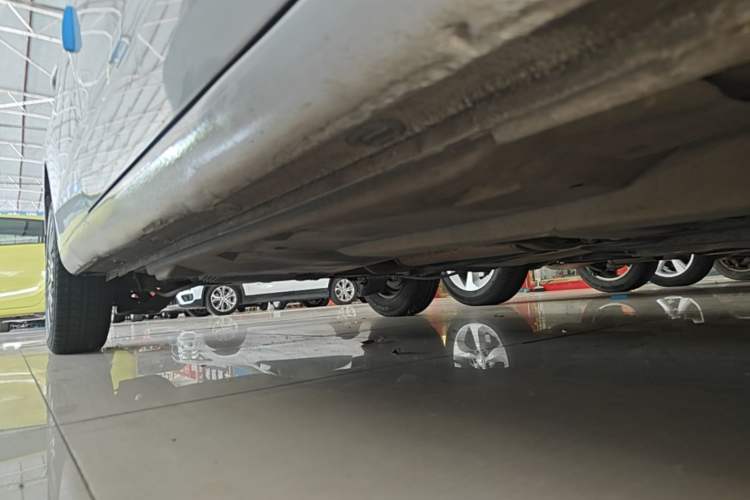 Used Volkswagen Jetta 2015 1.6L Automatic Fashion Model Right Side Sill