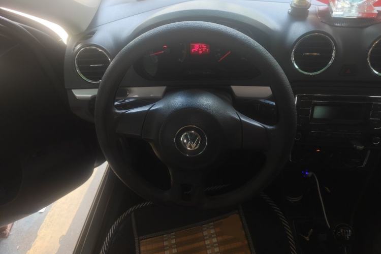 Used Volkswagen Jetta 2015 Zhuihui Edition 1.6L Manual Comfort Model Steering Wheel