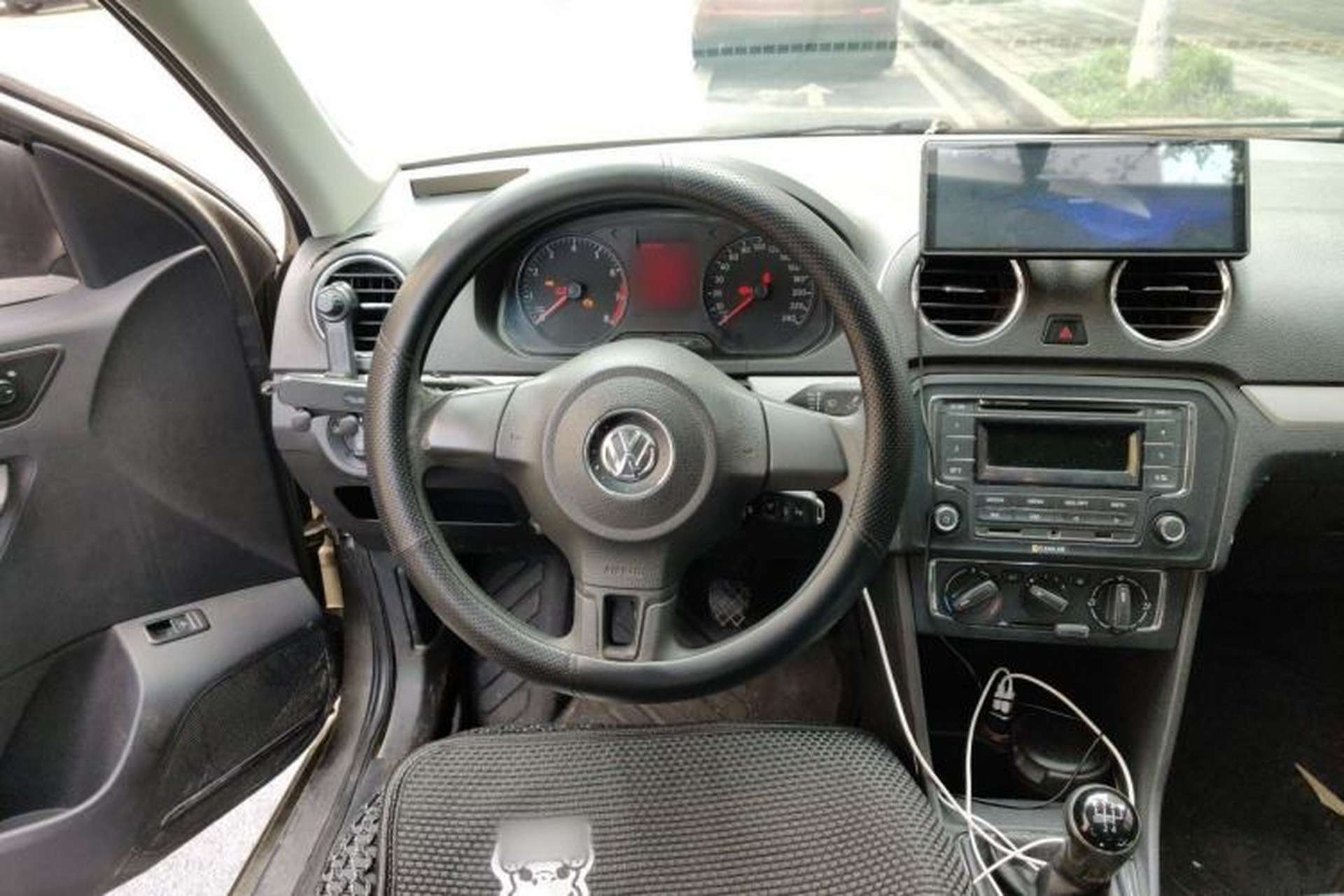 Used Volkswagen Jetta 2015 Zhihui Edition 1.4L Manual Comfort Model Steering Wheel