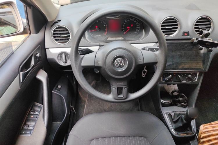 Used Volkswagen Jetta 2015 1.6L Manual Comfort Model Steering Wheel