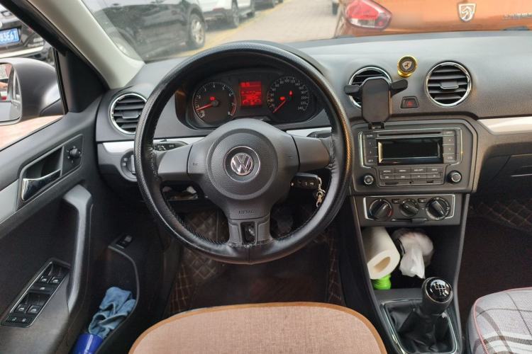 Used Volkswagen Jetta 2015 Zhuihui Edition 1.6L Manual Comfort Model Steering Wheel