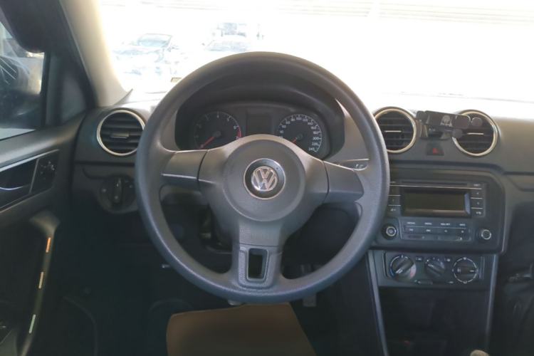 Used Volkswagen Jetta 2015 Zhuihui Edition 1.4L Manual Fashion Model Steering Wheel
