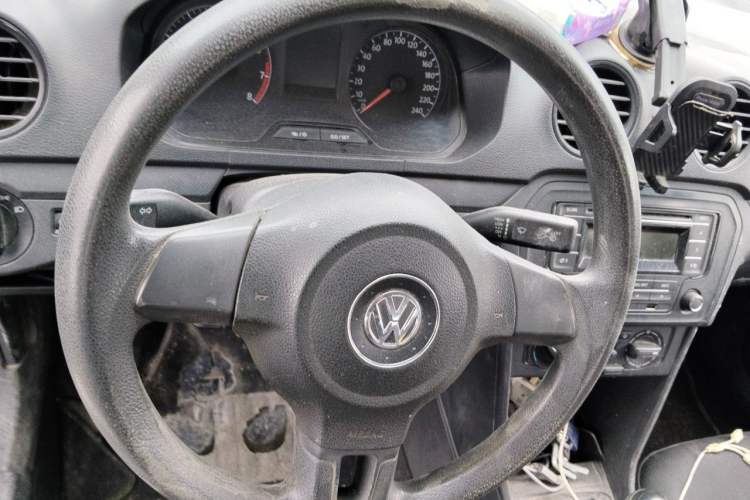 Used Volkswagen Jetta 2015 1.4L Manual Fashion Model Steering Wheel