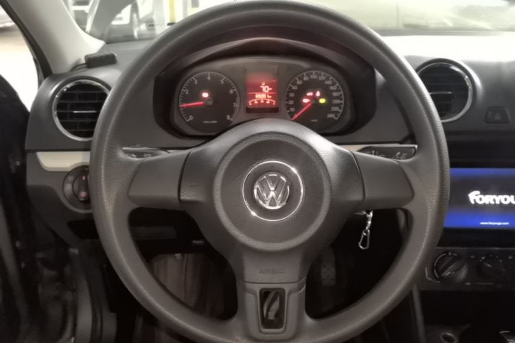 Used Volkswagen Jetta 2015 1.6L Automatic Comfort Model Steering Wheel