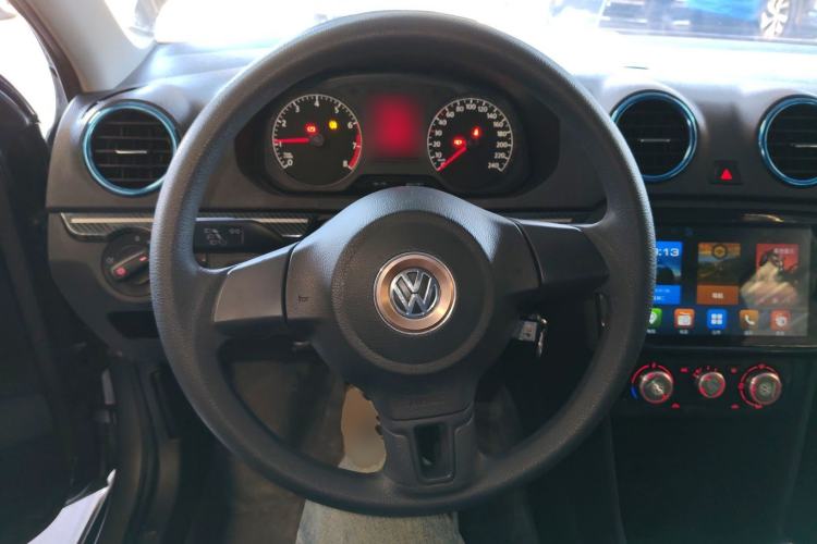Used Volkswagen Jetta 2015 Zhuihui Edition 1.4L Manual Fashion Model Steering Wheel