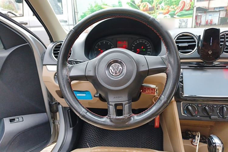 Used Volkswagen Jetta 2015 1.6L Automatic Comfort Model Steering Wheel