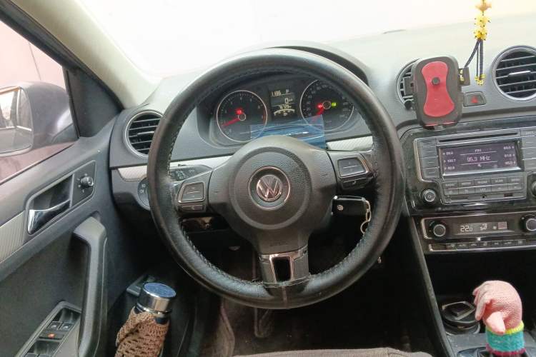 Used Volkswagen Jetta 2015 1.6L Automatic Luxury Model Steering Wheel