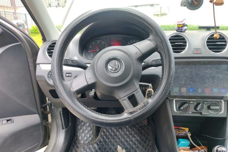Used Volkswagen Jetta 2015 Zhuihui Edition 1.6L Manual Comfort Model Steering Wheel