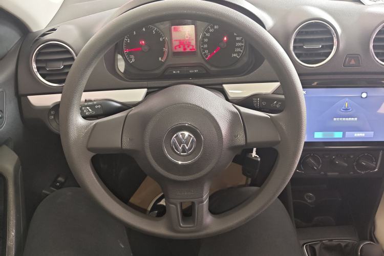Used Volkswagen Jetta 2015 Zhihui Edition 1.4L Manual Comfort Model Steering Wheel