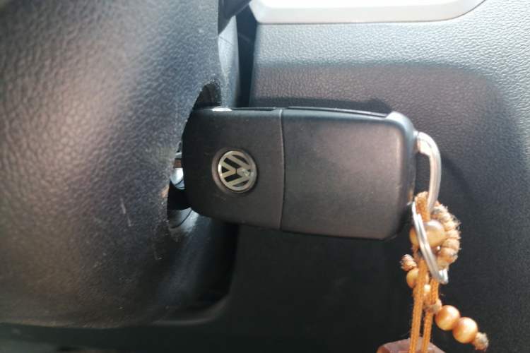 Used Volkswagen Jetta 2015 Zhuihui Edition 1.6L Manual Comfort Model Vehicle Key