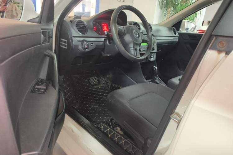 Used Volkswagen Jetta 2015 Value Edition 1.6L Automatic Fashion Version Driver Seat
