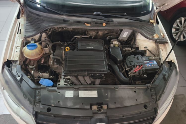 Used Volkswagen Jetta 2015 Value Edition 1.6L Automatic Fashion Version Engine Bay