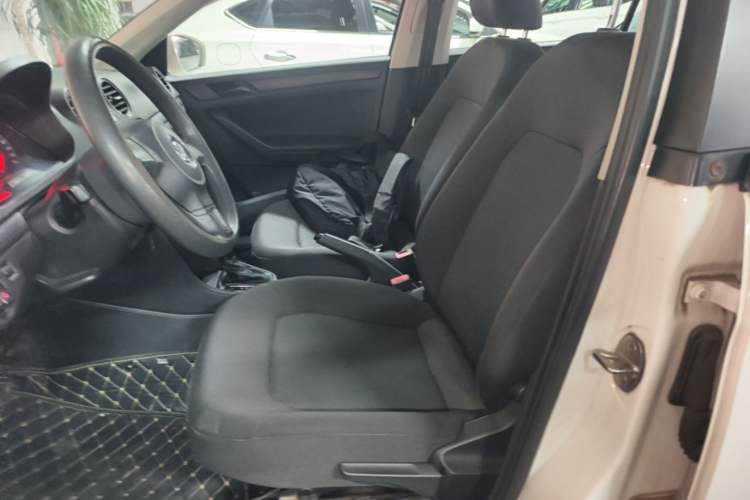 Used Volkswagen Jetta 2015 Value Edition 1.6L Automatic Fashion Version Left Front Seat