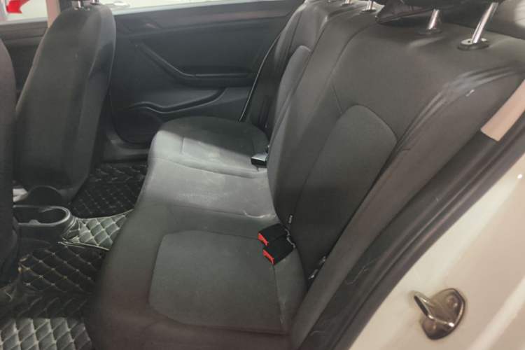 Used Volkswagen Jetta 2015 Value Edition 1.6L Automatic Fashion Version Left Rear Seat