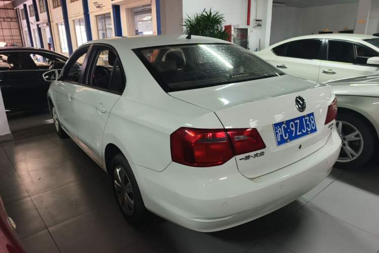 Used Volkswagen Jetta 2015 Value Edition 1.6L Automatic Fashion Version Rear Left 45 Deg