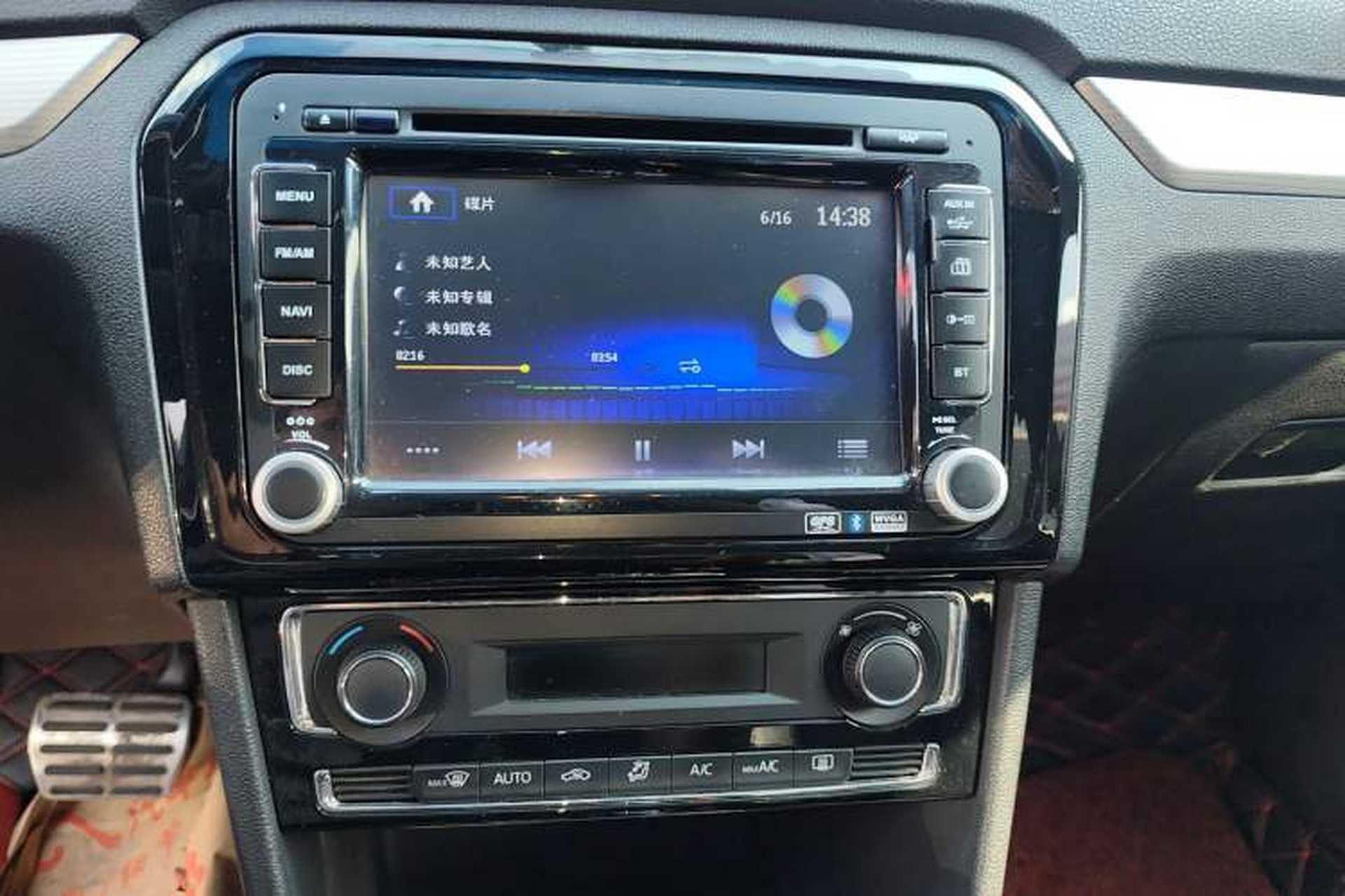 Used Volkswagen Jetta 2015 1.4TSI Automatic Sport Model Audio And AC Panel