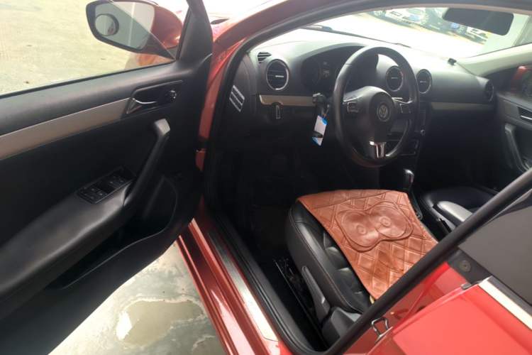 Used Volkswagen Jetta 2015 1.6L Automatic Luxury Model Driver Seat