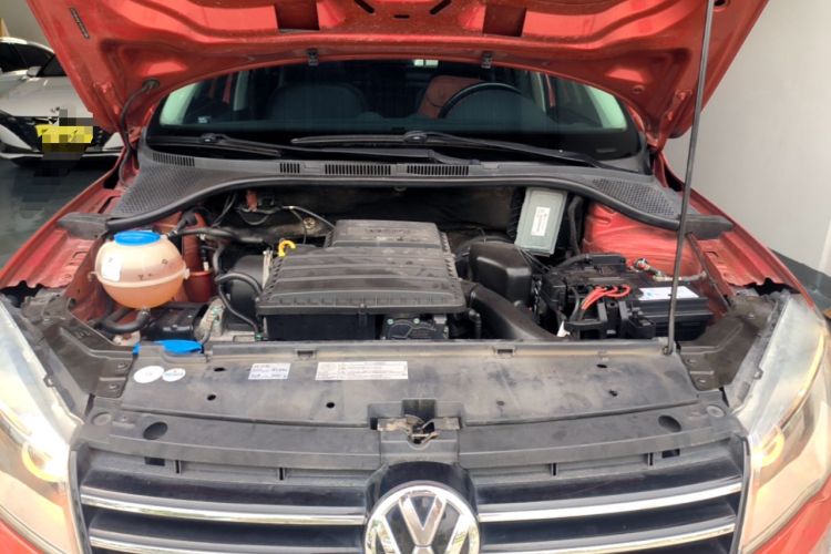 Used Volkswagen Jetta 2015 1.6L Automatic Luxury Model Engine Bay