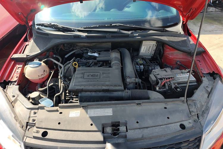 Used Volkswagen Jetta 2015 1.4TSI Automatic Sport Model Engine Bay