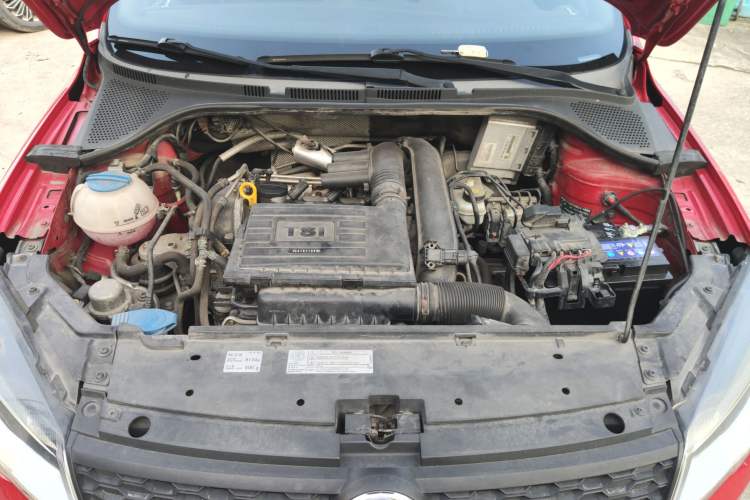 Used Volkswagen Jetta 2015 1.4TSI Automatic Sport Model Engine Bay