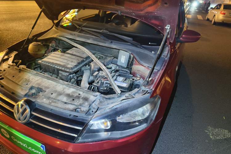 Used Volkswagen Jetta 2015 1.6L Automatic Fashion Model Engine Bay Left