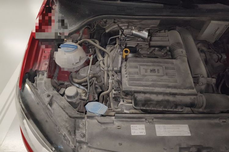 Used Volkswagen Jetta 2015 1.4TSI Automatic Sport Model Engine Bay Right