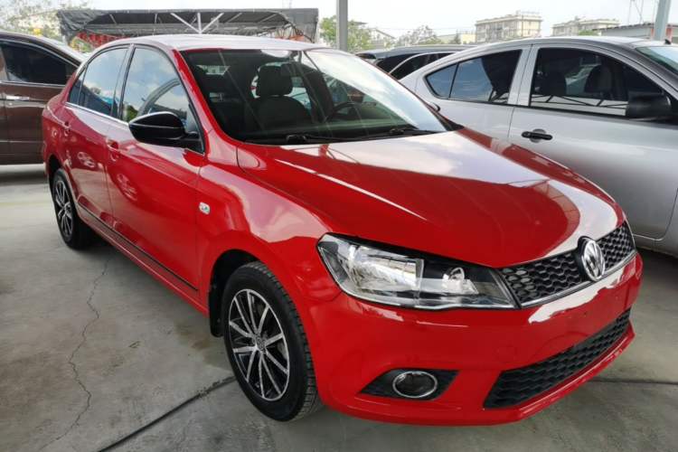 Used Volkswagen Jetta 2015 1.4TSI Automatic Sport Model Front Right 45 Deg