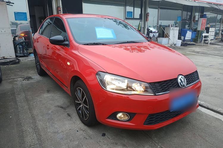Used Volkswagen Jetta 2015 1.4TSI Automatic Sport Model Front Right 45 Deg