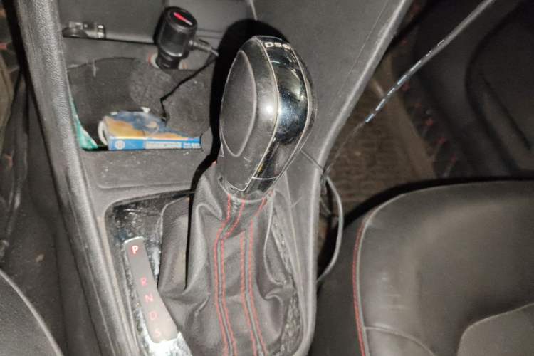 Used Volkswagen Jetta 2015 1.4TSI Automatic Sport Model Gear Lever