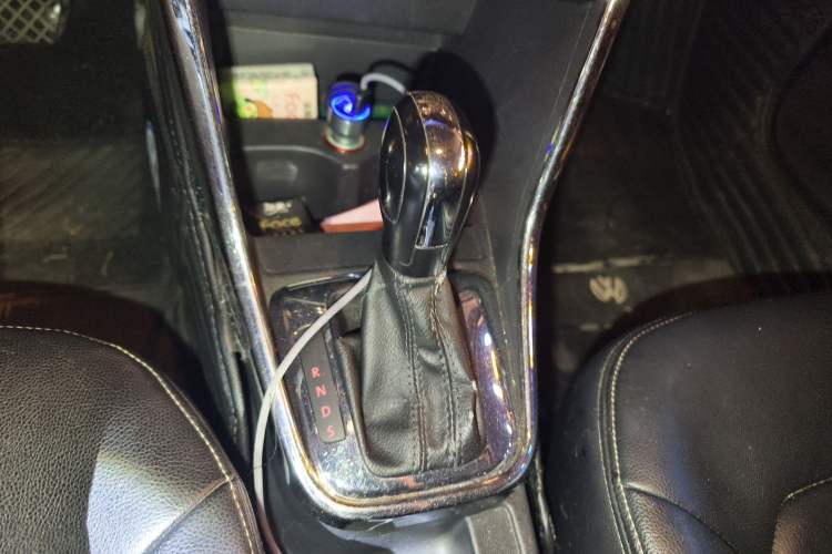 Used Volkswagen Jetta 2015 1.6L Automatic Fashion Model Gear Lever