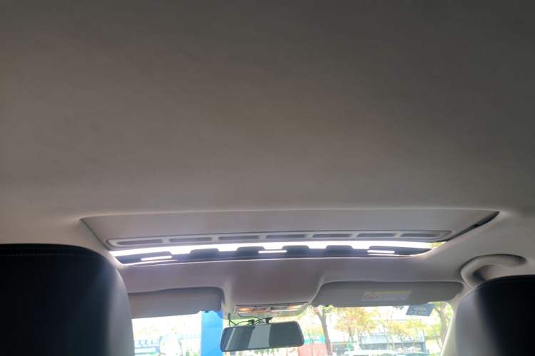 Used Volkswagen Jetta 2015 1.6L Automatic Luxury Model Headliner