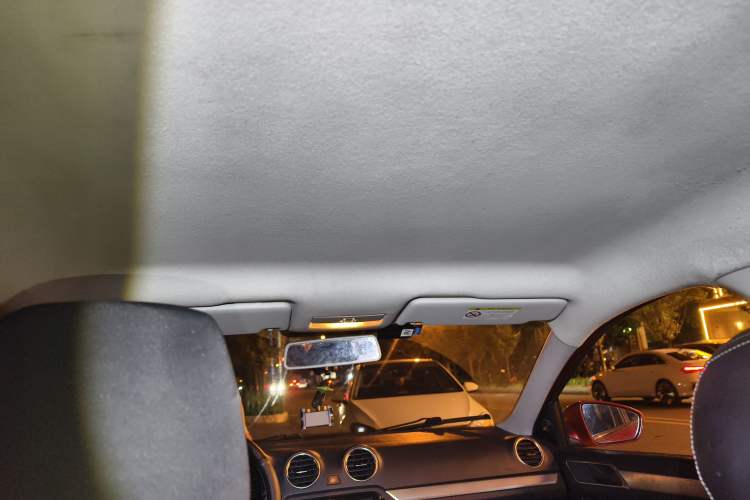 Used Volkswagen Jetta 2015 1.6L Automatic Fashion Model Headliner