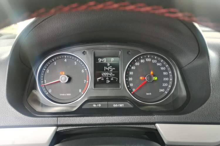 Used Volkswagen Jetta 2015 1.4TSI Automatic Sport Model Instrument Cluster