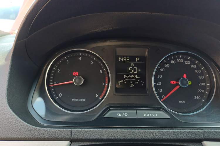 Used Volkswagen Jetta 2015 1.4TSI Automatic Sport Model Instrument Cluster