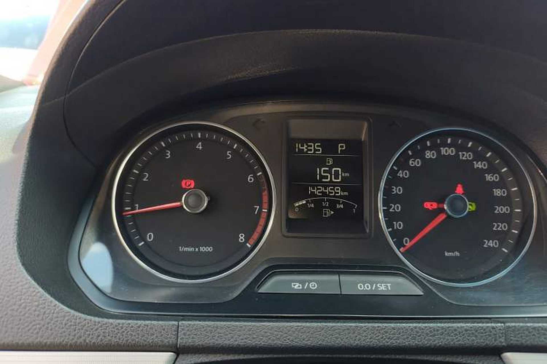Used Volkswagen Jetta 2015 1.4TSI Automatic Sport Model Instrument Cluster