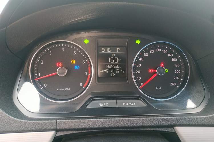Used Volkswagen Jetta 2015 1.4TSI Automatic Sport Model Instrument Cluster