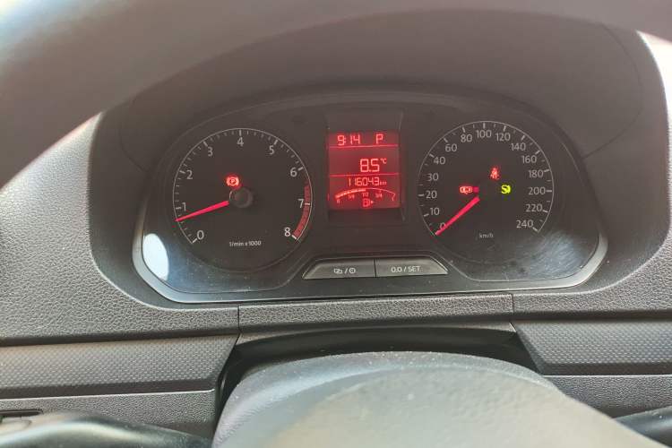 Used Volkswagen Jetta 2015 1.6L Automatic Fashion Model Instrument Cluster