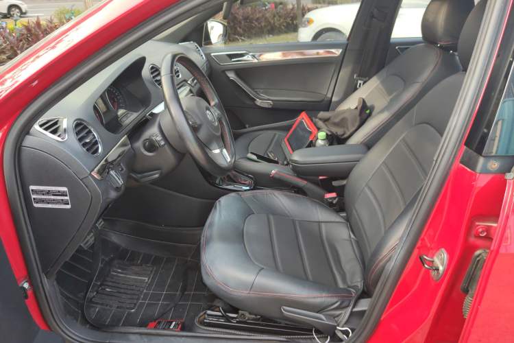 Used Volkswagen Jetta 2015 1.4TSI Automatic Sport Model Left Front Seat