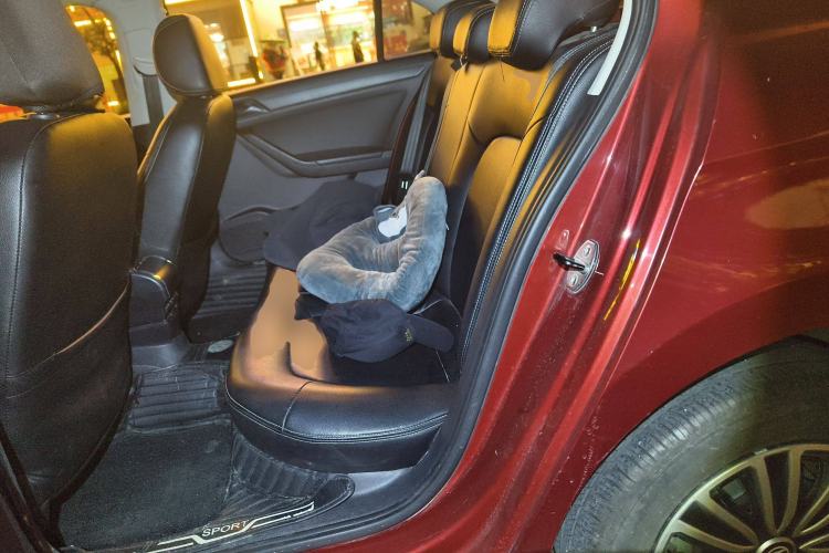 Used Volkswagen Jetta 2015 1.6L Automatic Fashion Model Left Rear Seat