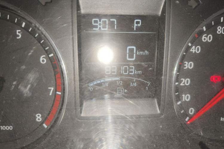 Used Volkswagen Jetta 2015 1.4TSI Automatic Sport Model Odometer Close Up