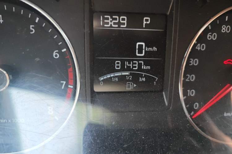 Used Volkswagen Jetta 2015 1.4TSI Automatic Sport Model Odometer Close Up