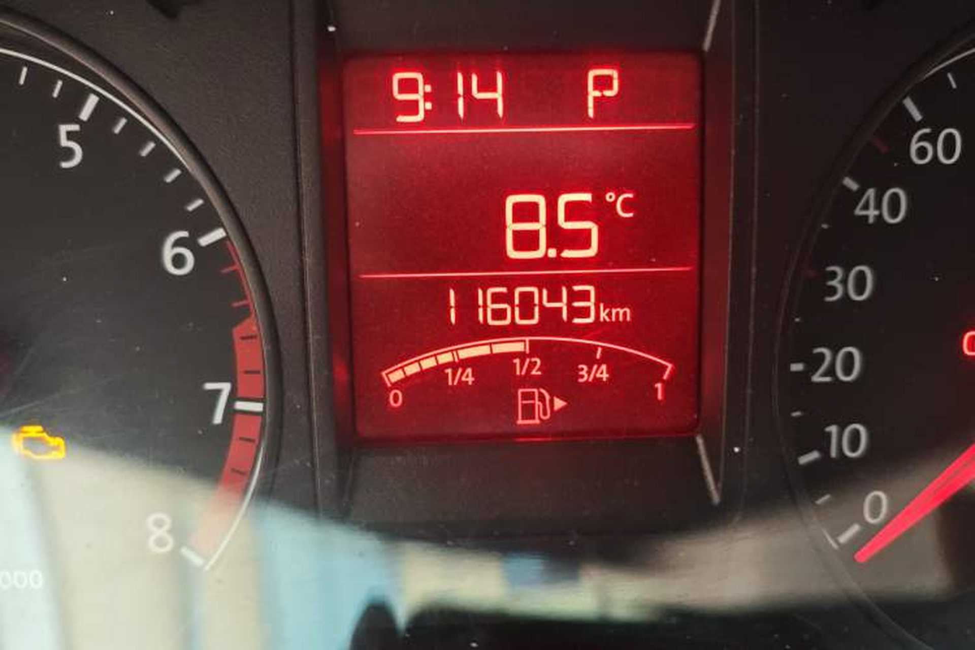 Used Volkswagen Jetta 2015 1.6L Automatic Fashion Model Odometer Close Up