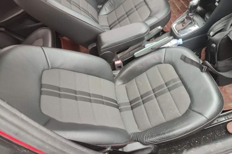 Used Volkswagen Jetta 2015 1.4TSI Automatic Sport Model Right Front Seat