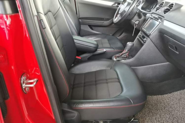Used Volkswagen Jetta 2015 1.4TSI Automatic Sport Model Right Front Seat