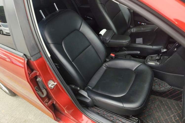 Used Volkswagen Jetta 2015 1.6L Automatic Comfort Model Right Front Seat