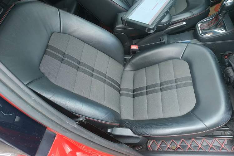 Used Volkswagen Jetta 2015 1.4TSI Automatic Sport Model Right Front Seat