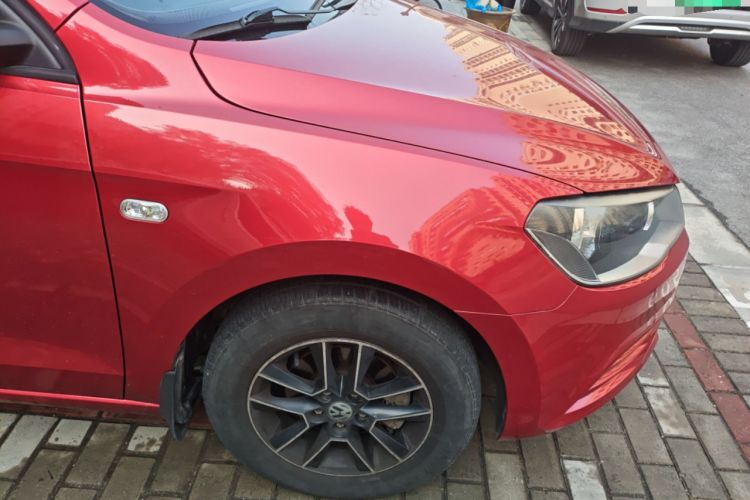 Used Volkswagen Jetta 2015 1.6L Automatic Fashion Model Right Front Wheel Hub
